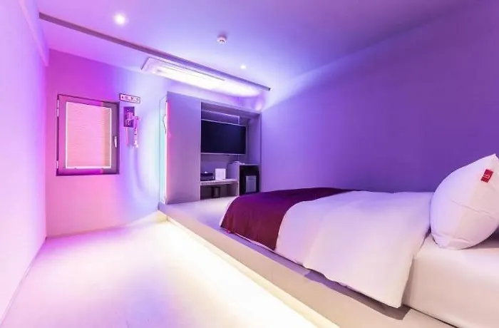 Bobo Hongdae Hotel 4*